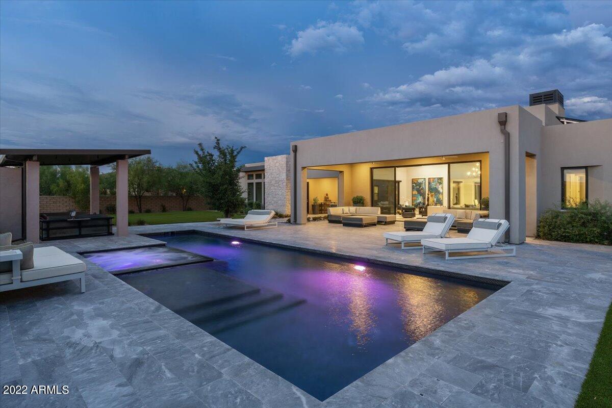 WHITE HORSE - Residential