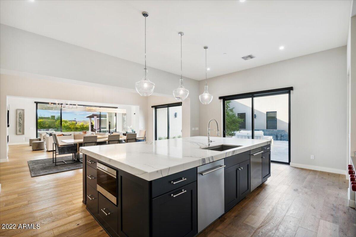 WHITE HORSE - Residential