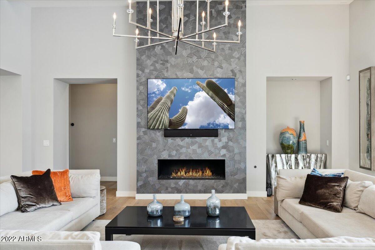 WHITE HORSE - Residential
