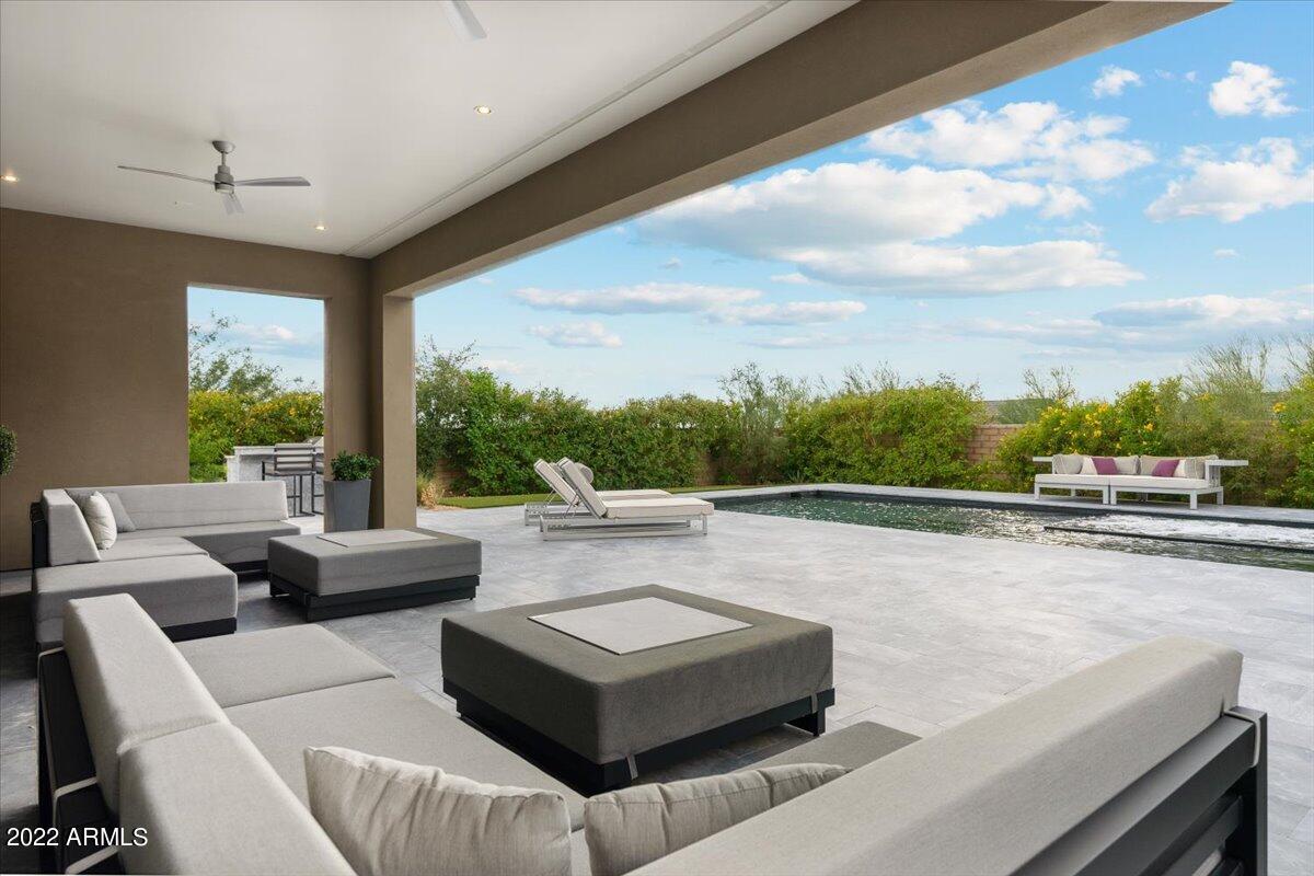 WHITE HORSE - Residential