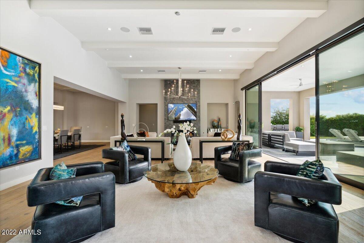 WHITE HORSE - Residential