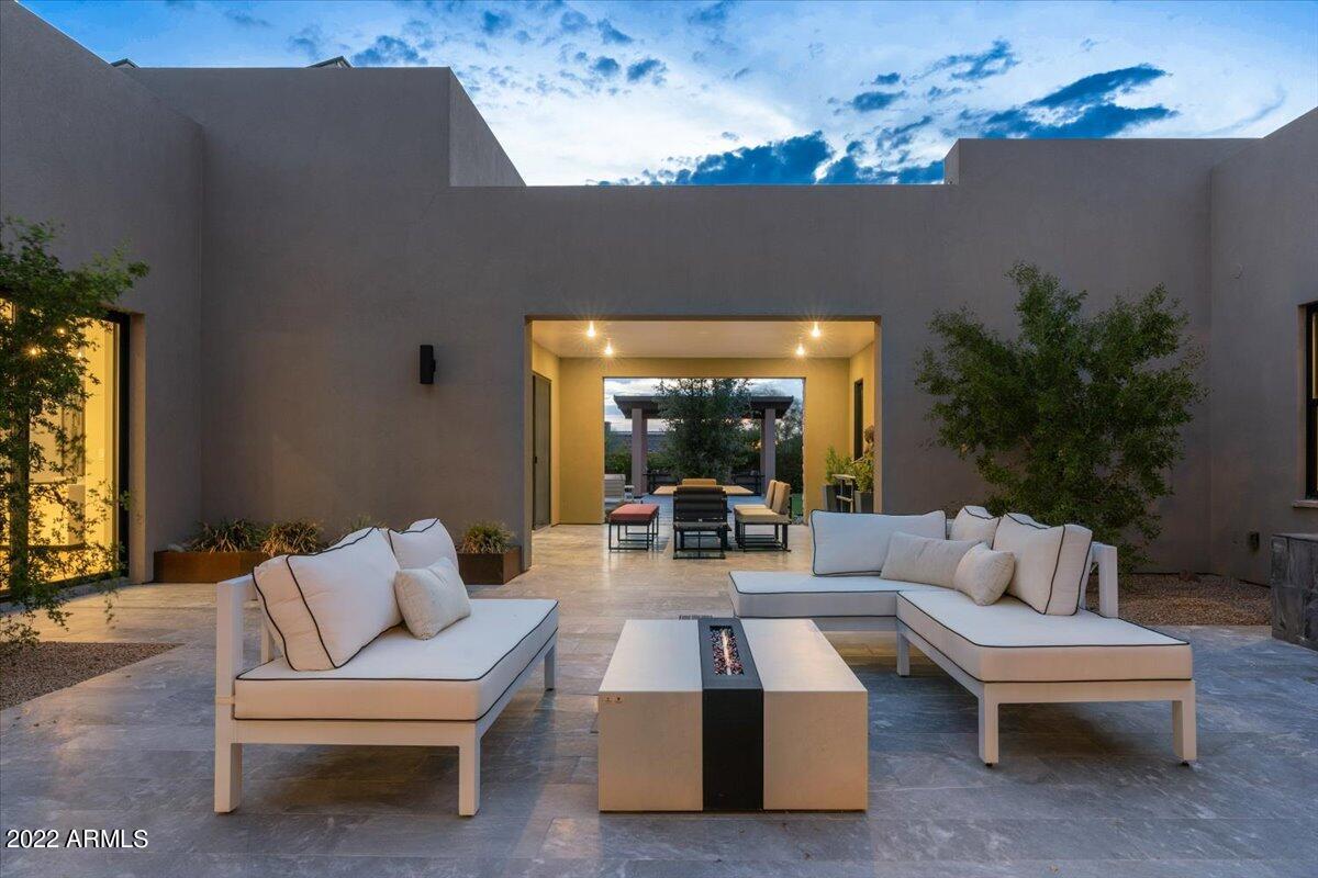 WHITE HORSE - Residential