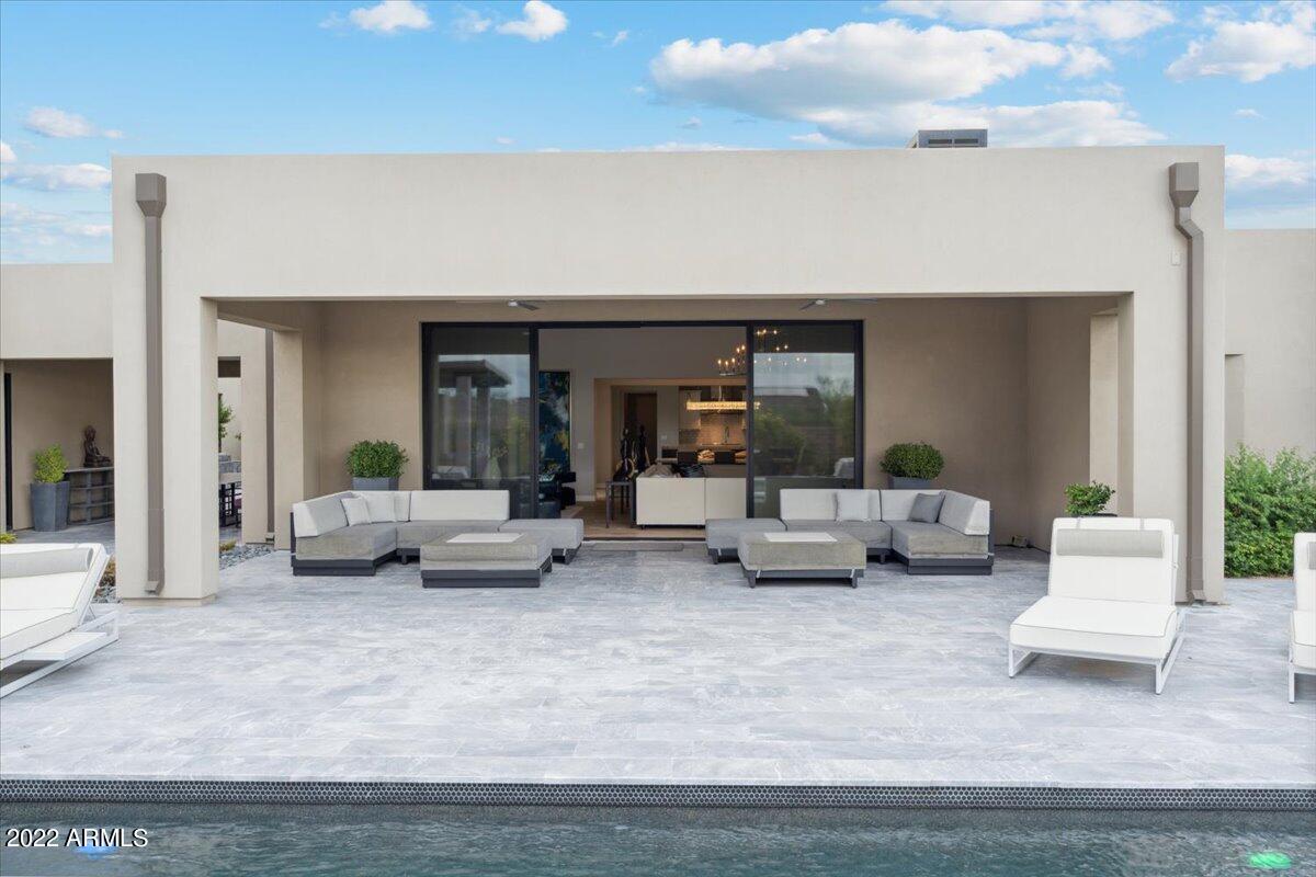 WHITE HORSE - Residential