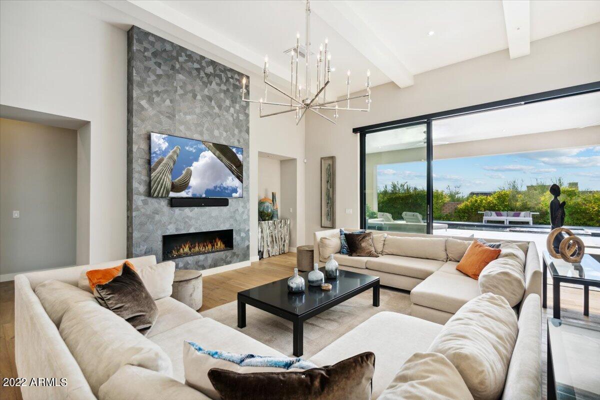 WHITE HORSE - Residential