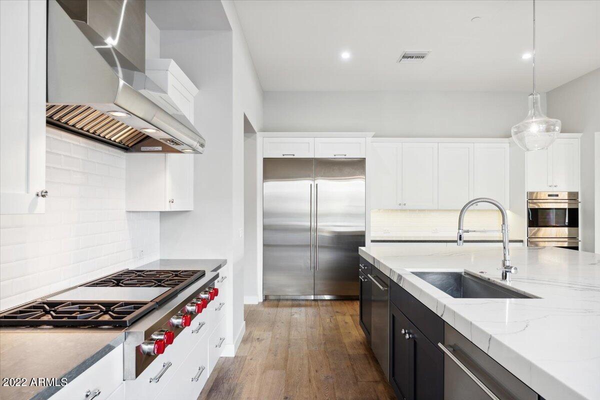 WHITE HORSE - Residential
