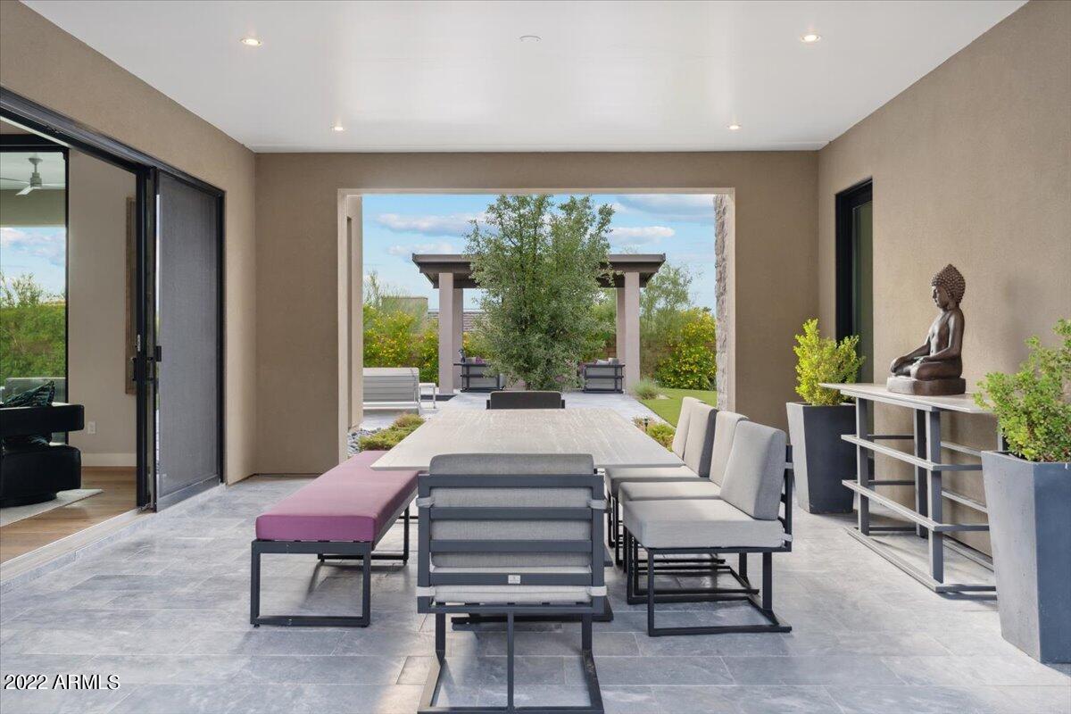 WHITE HORSE - Residential