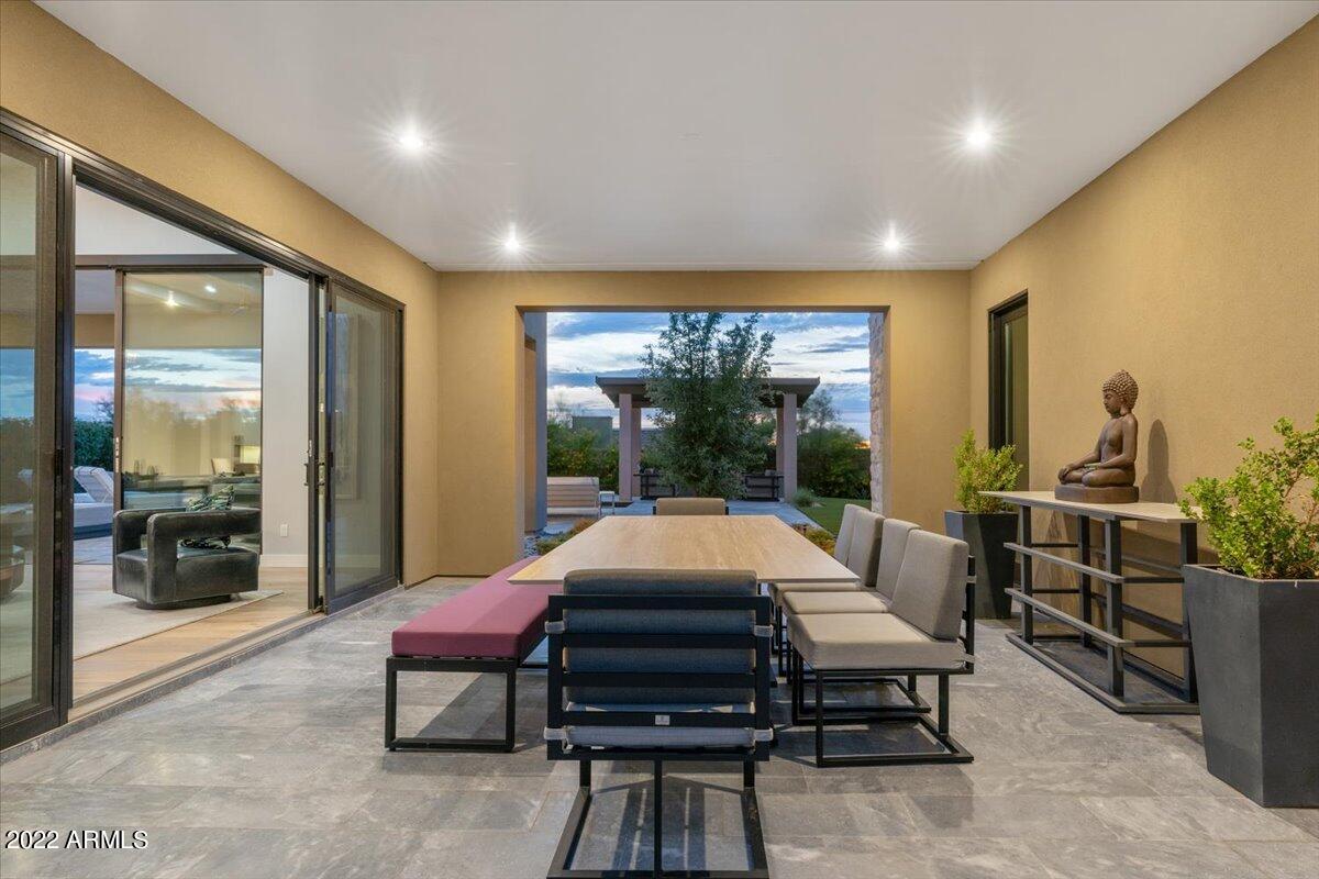 WHITE HORSE - Residential