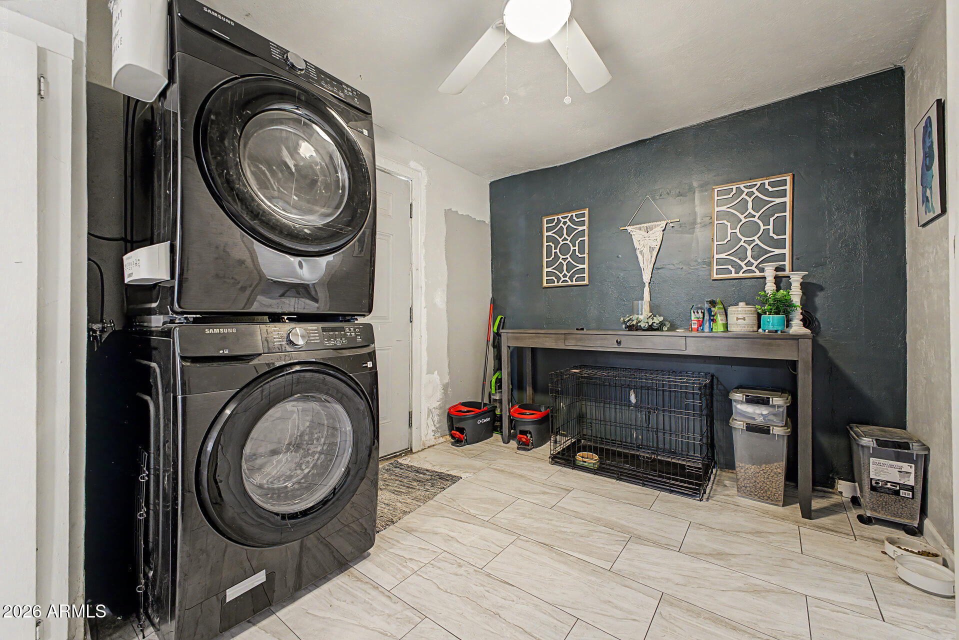 PALOMAR HOMES 3 - Residential