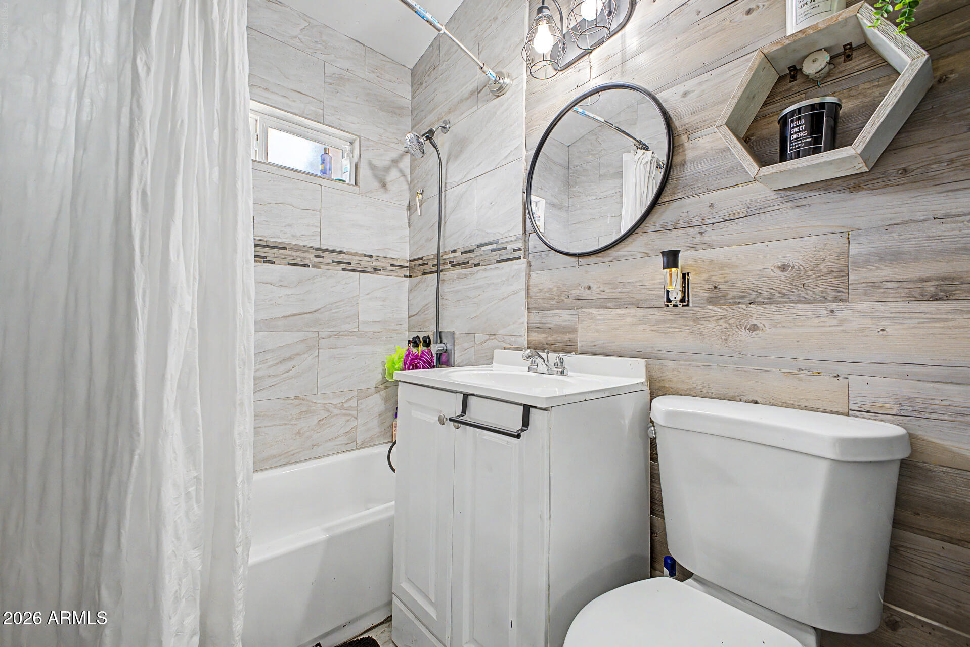 PALOMAR HOMES 3 - Residential