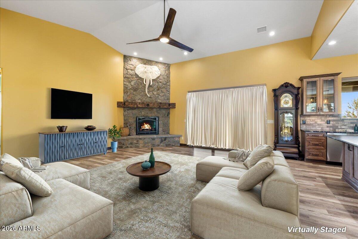 S27 T16N R2W - Residential