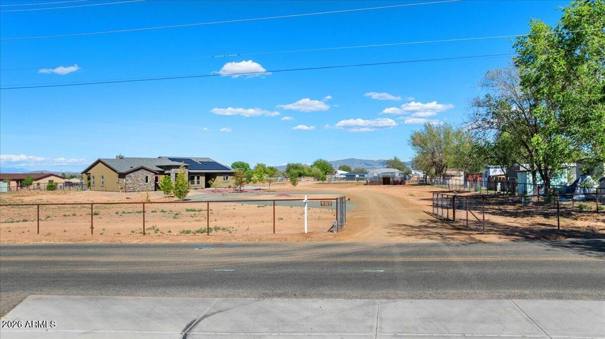 S27 T16N R2W - Residential