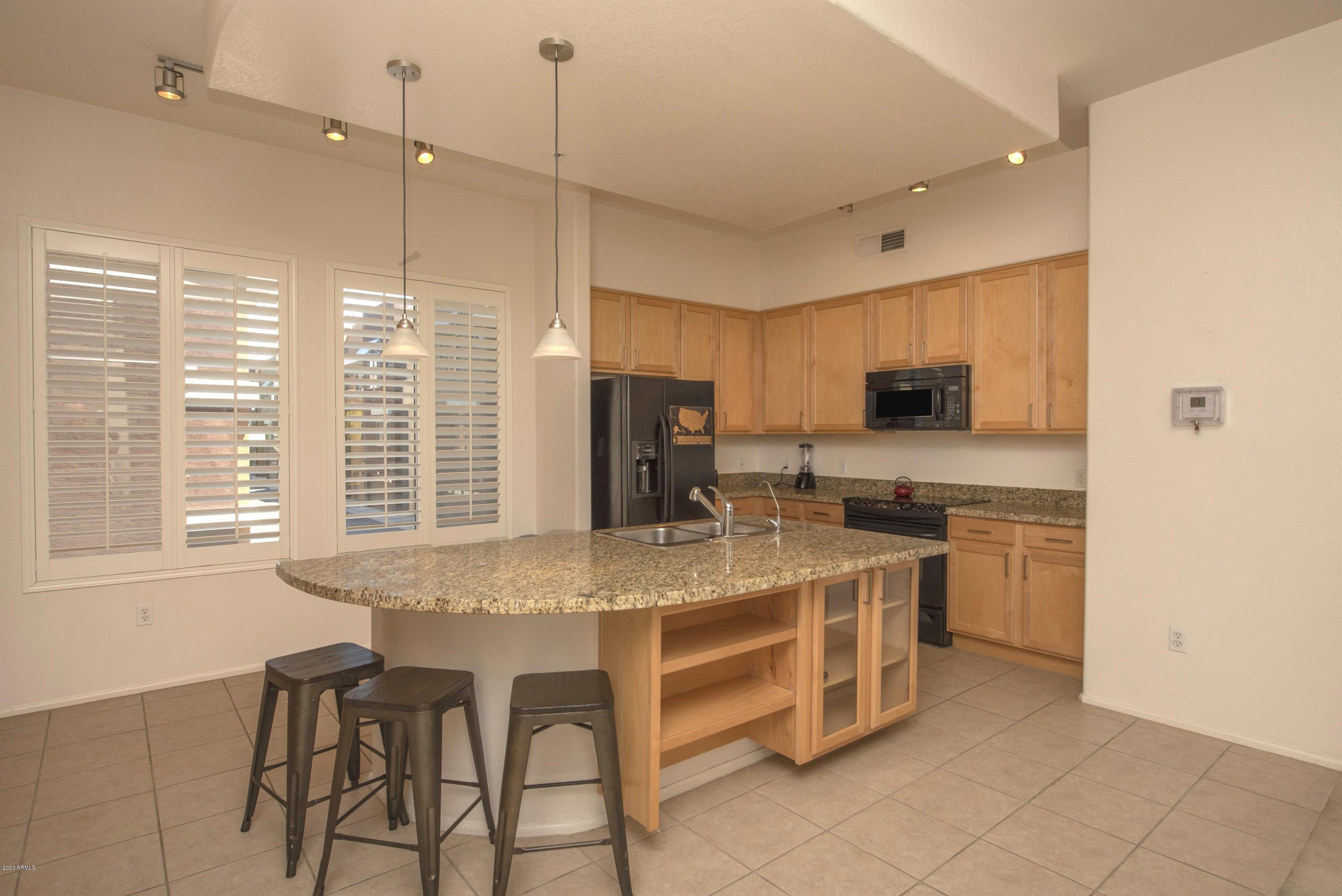QUARTER CONDOMINIUM - Residential Lease