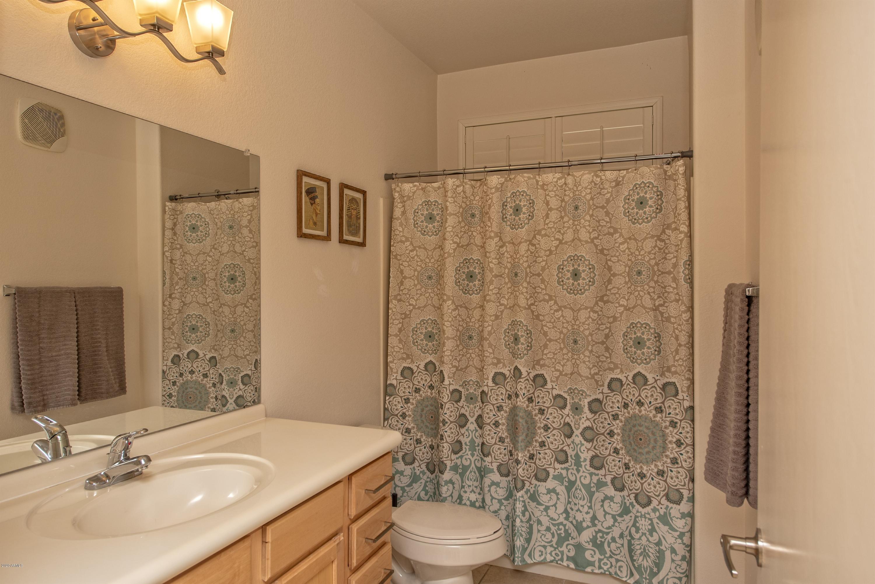 QUARTER CONDOMINIUM - Residential Lease