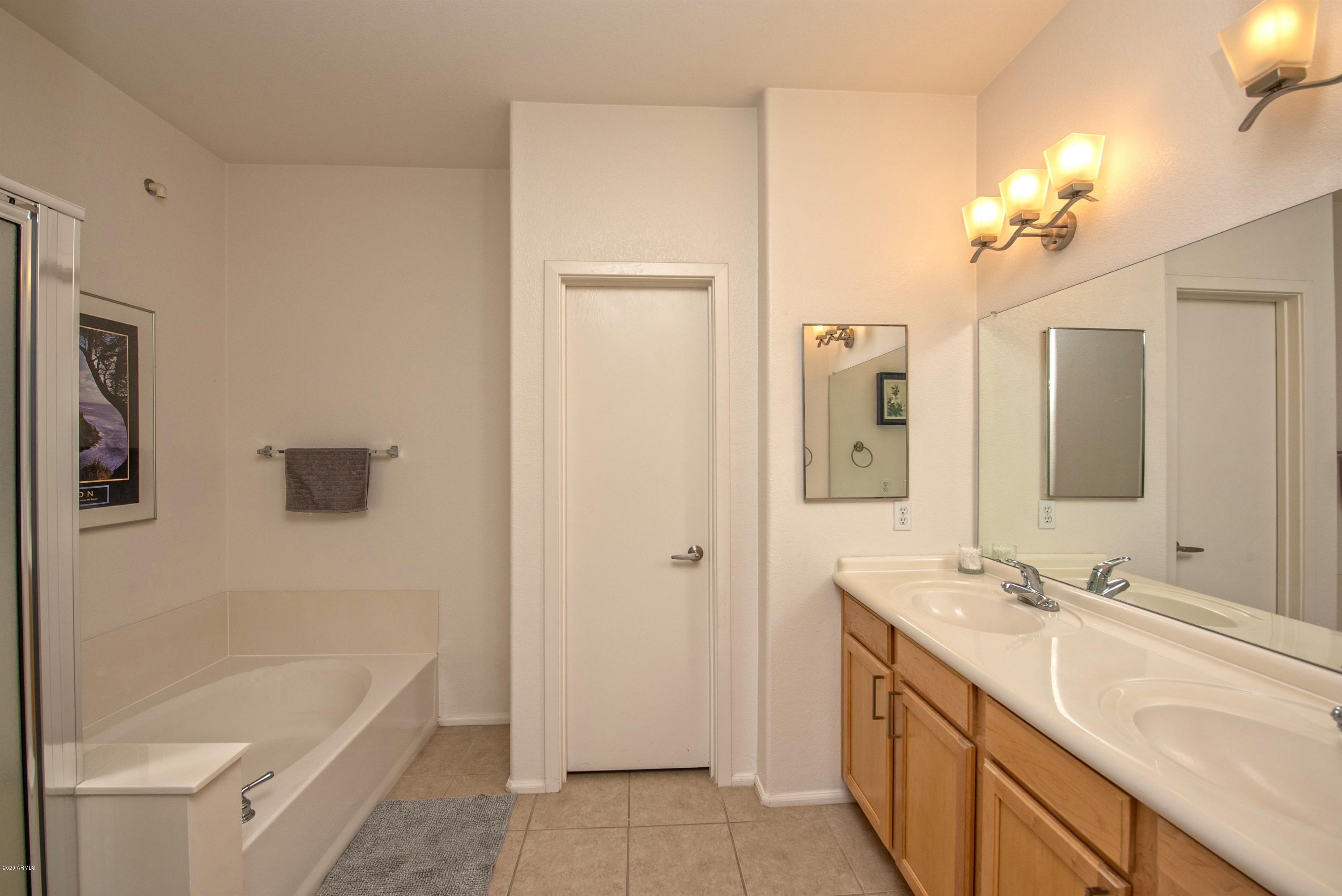QUARTER CONDOMINIUM - Residential Lease