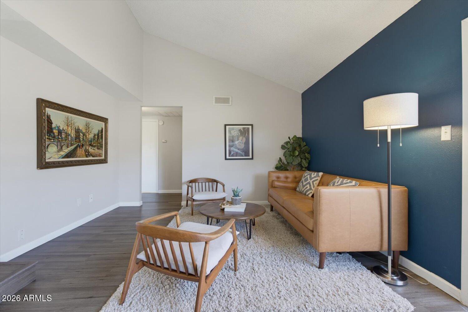 CASITAS EAST - Residential