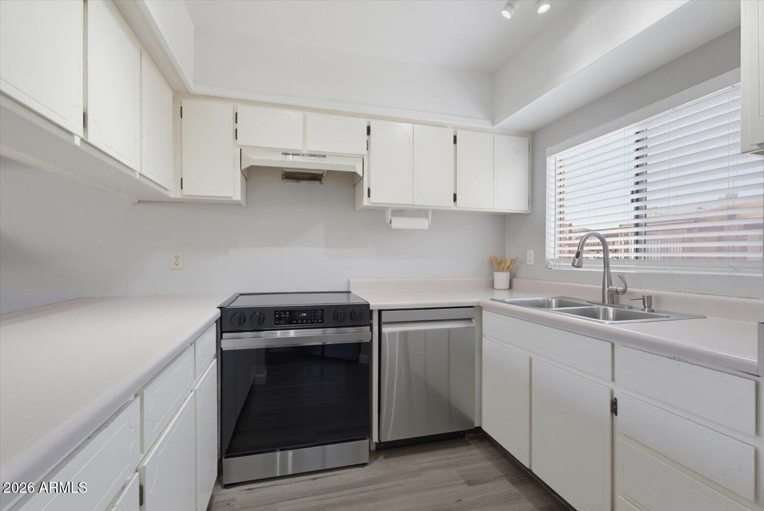 CASITAS EAST - Residential