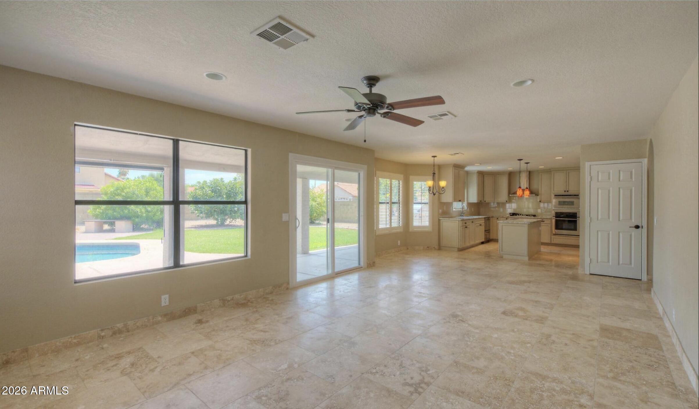 DESERT RIDGE UNIT 2 PHASE 3 - Residential Lease
