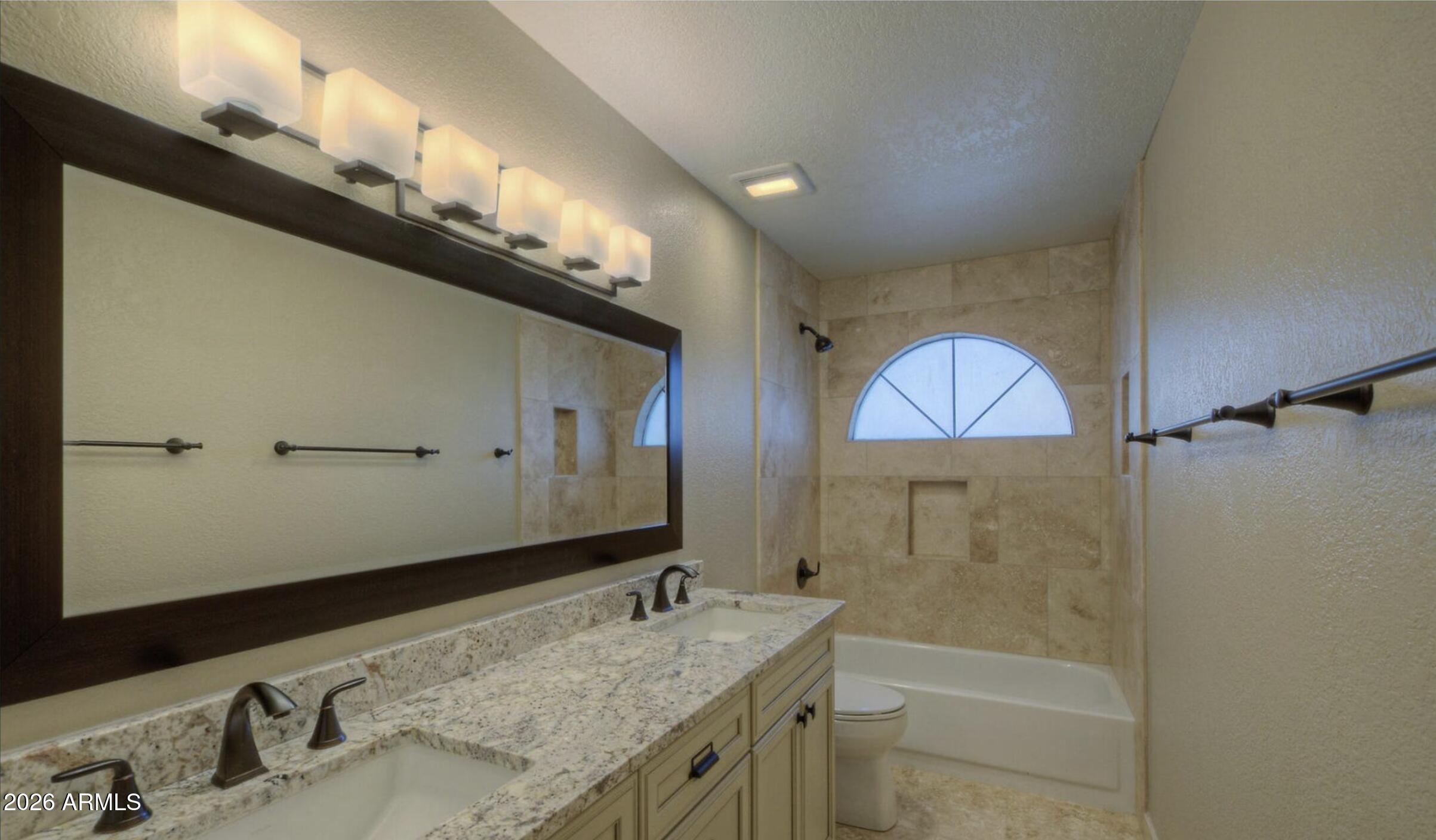 DESERT RIDGE UNIT 2 PHASE 3 - Residential Lease