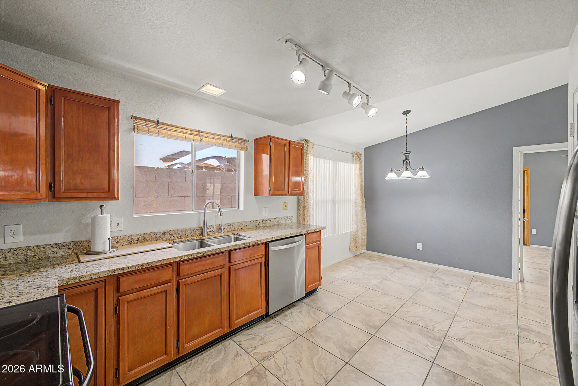 OVERLAND HILLS 2 LOT 320-484 TR A B - Residential