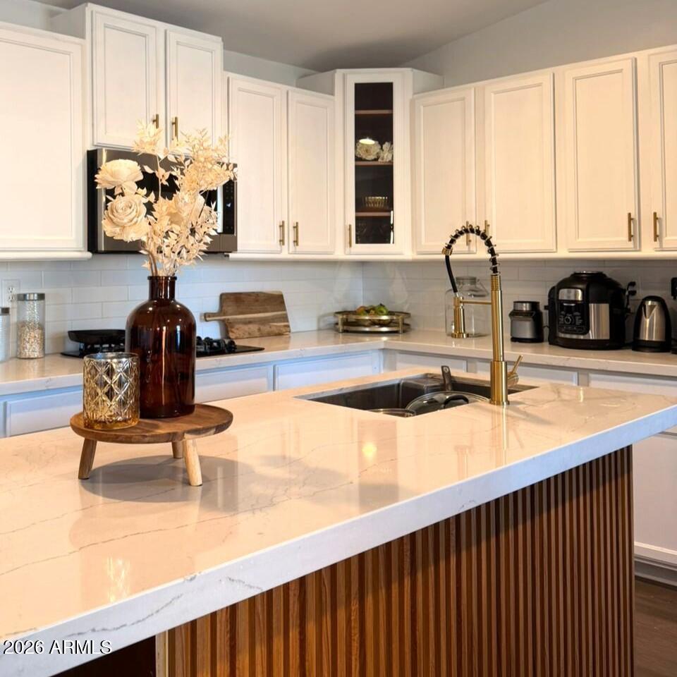 This charming mobile home is located in the desirable Bethany Grand community in Glendale! This well-maintained home offers a comfortable and affordable living opportunity in a convenient West Glendale location. Enjoy a functional floor plan with inviting living spaces, a cozy kitchen, and plenty of potential to make it your own. The community offers easy access to shopping, dining, parks, and major roadways