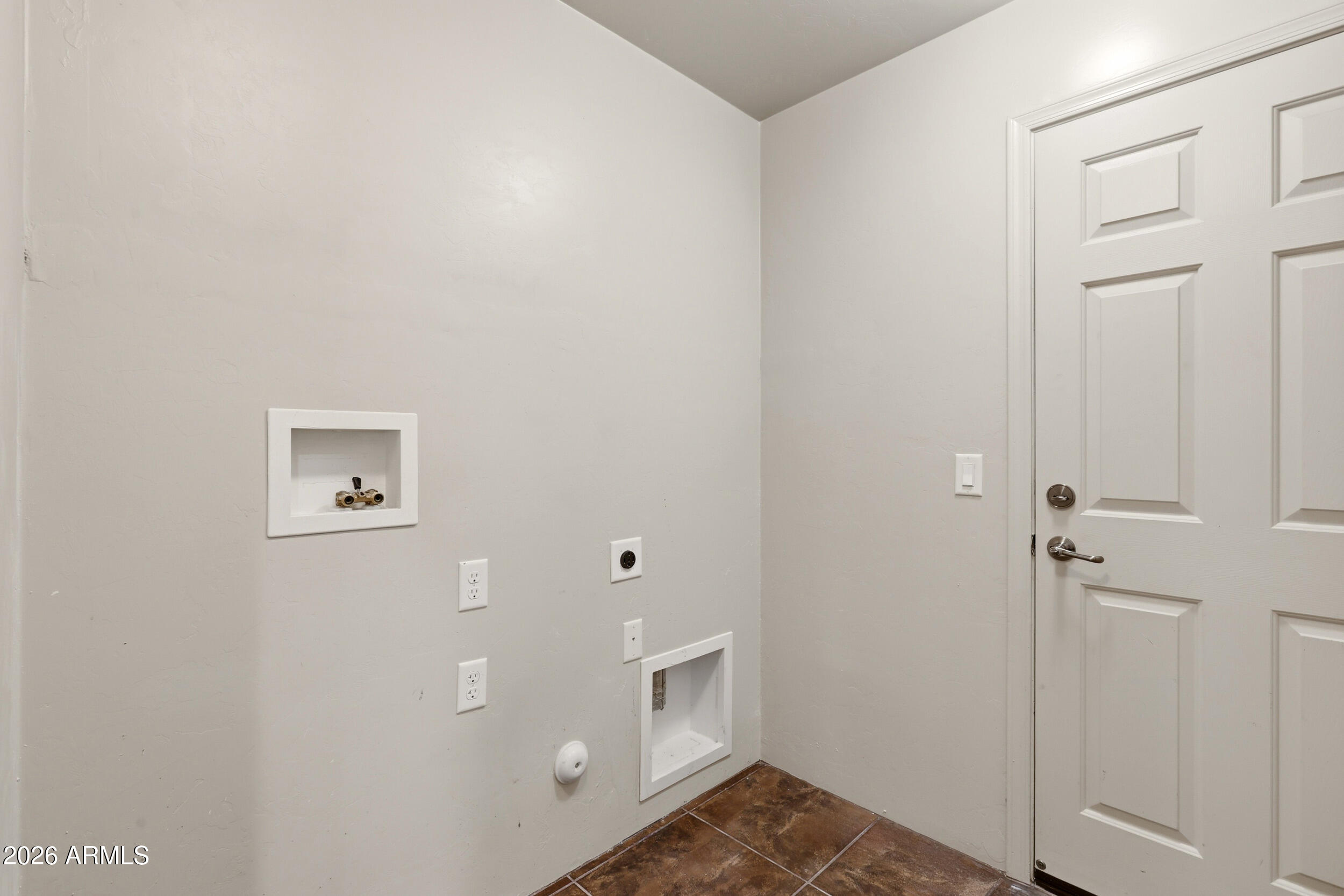 REFLECTIONS VALIENTE - Residential