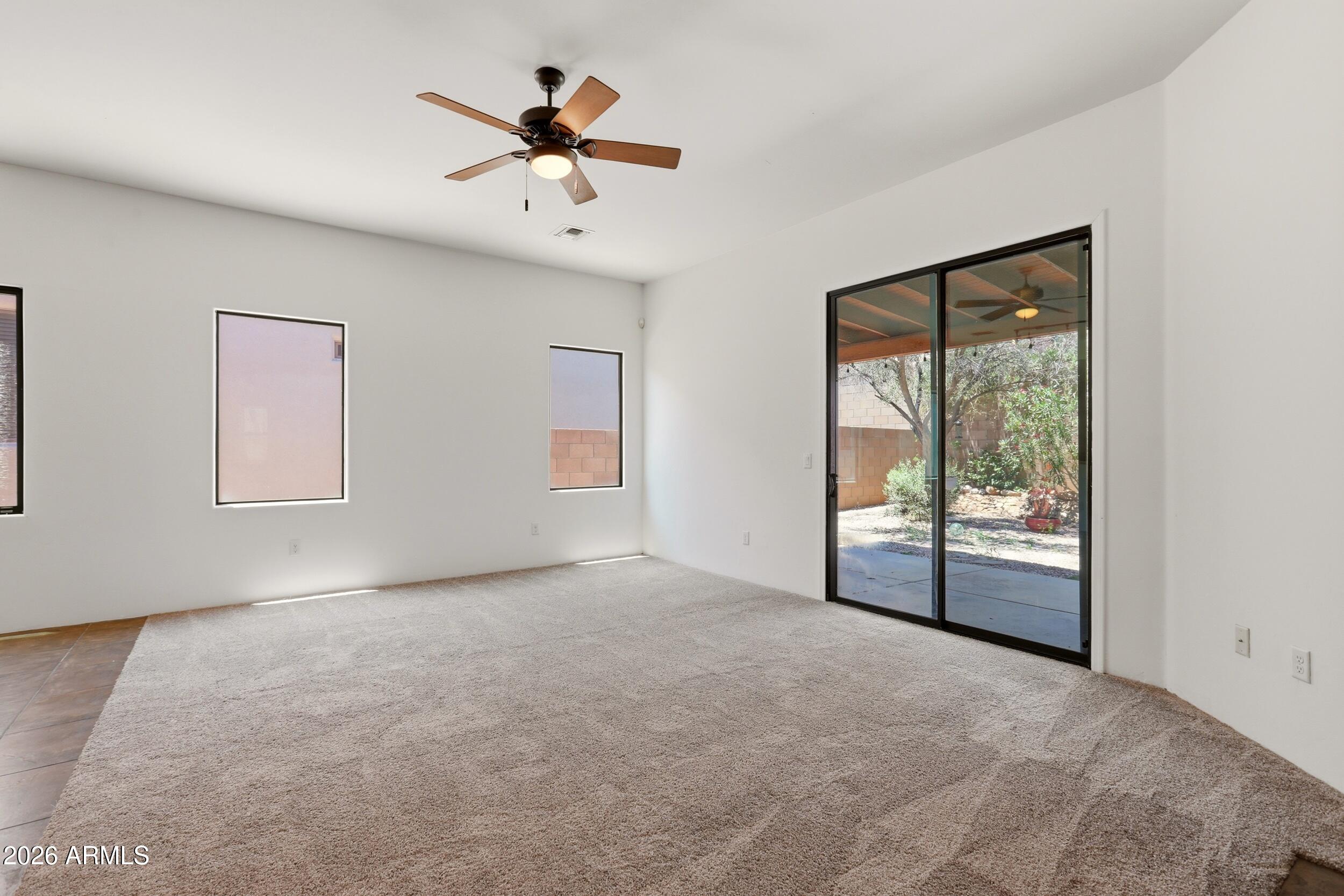 REFLECTIONS VALIENTE - Residential