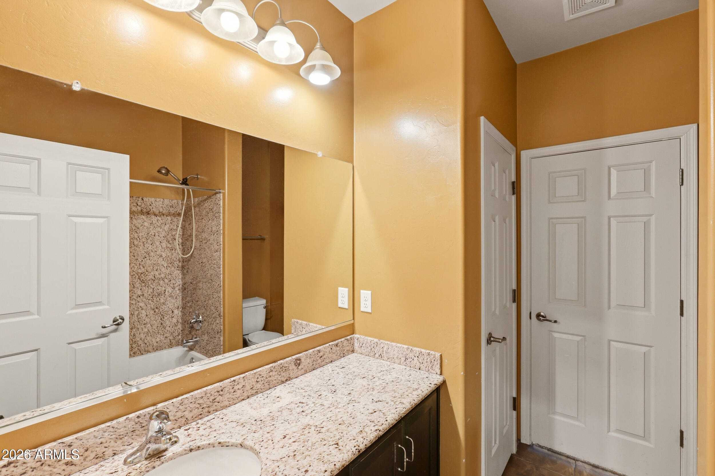 REFLECTIONS VALIENTE - Residential