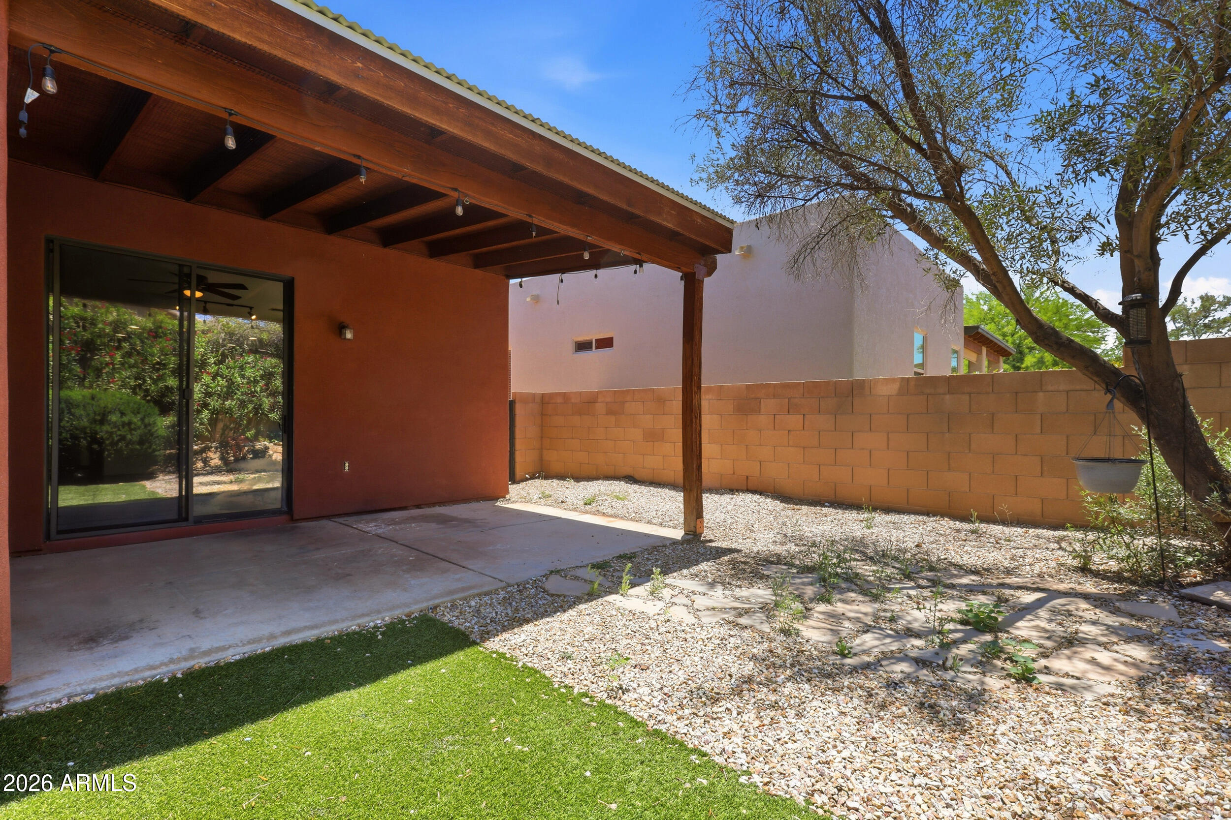 REFLECTIONS VALIENTE - Residential