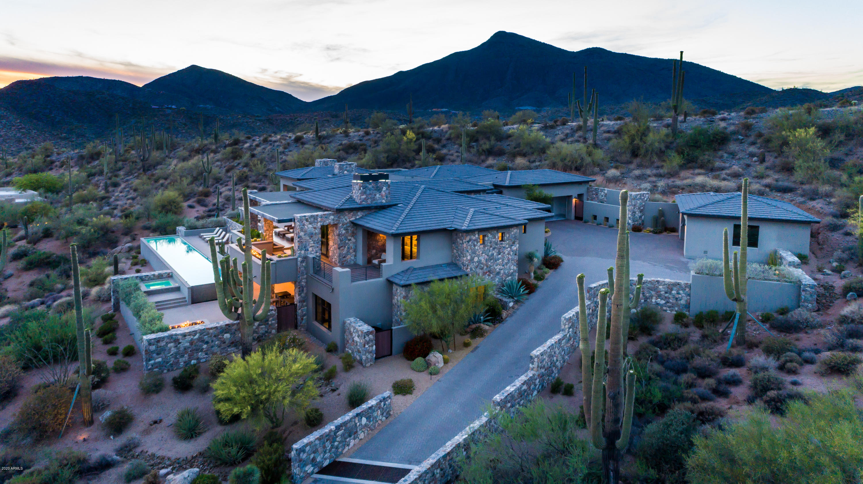 DESERT MOUNTAIN - Residential