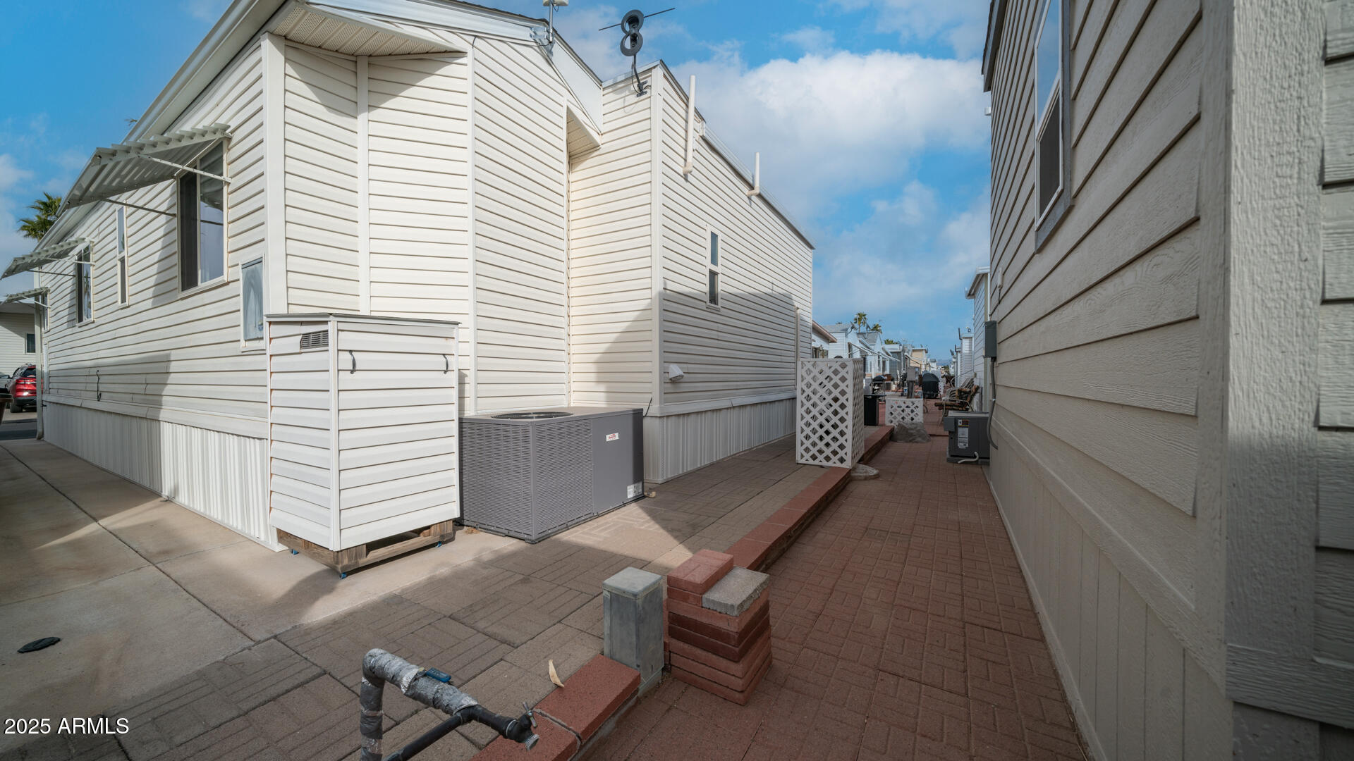 GOLDEN VISTA - Residential