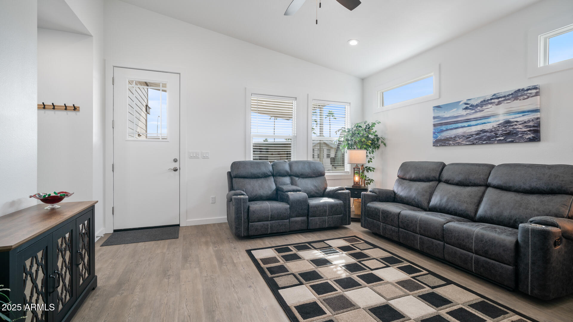 GOLDEN VISTA - Residential