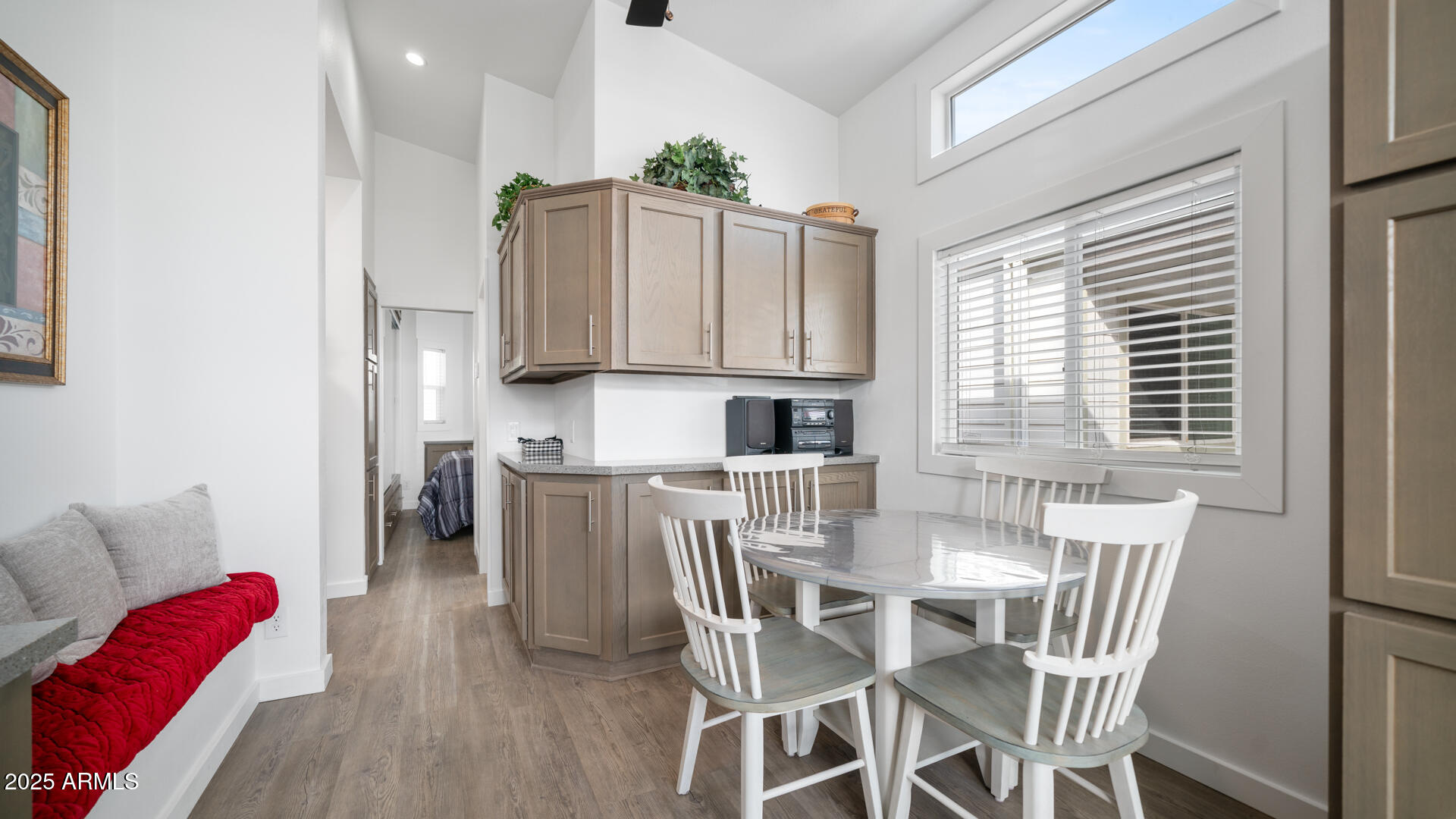 GOLDEN VISTA - Residential