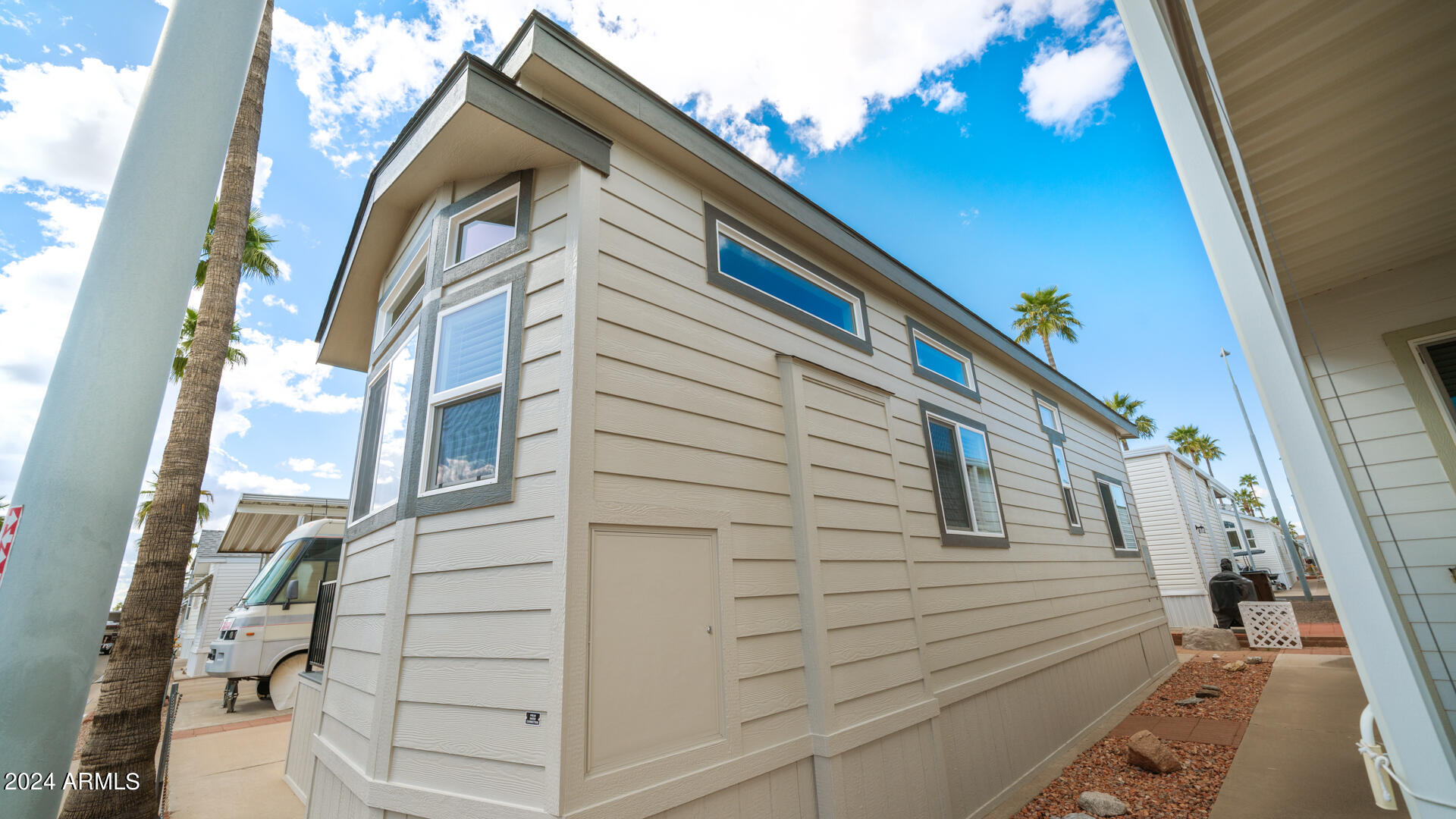 GOLDEN VISTA - Residential