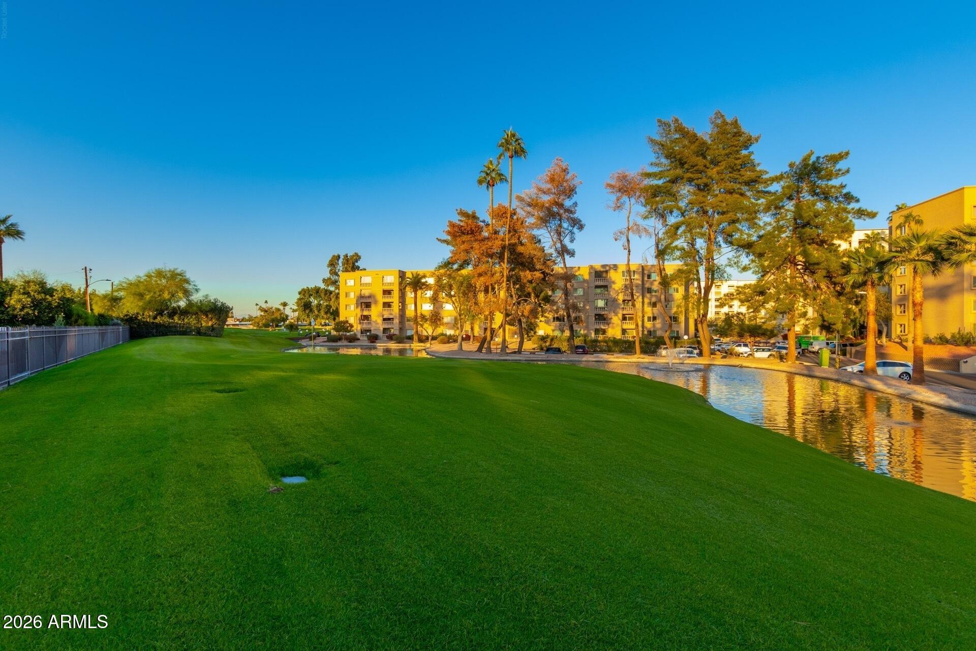SCOTTSDALE SHADOWS 4 - Residential