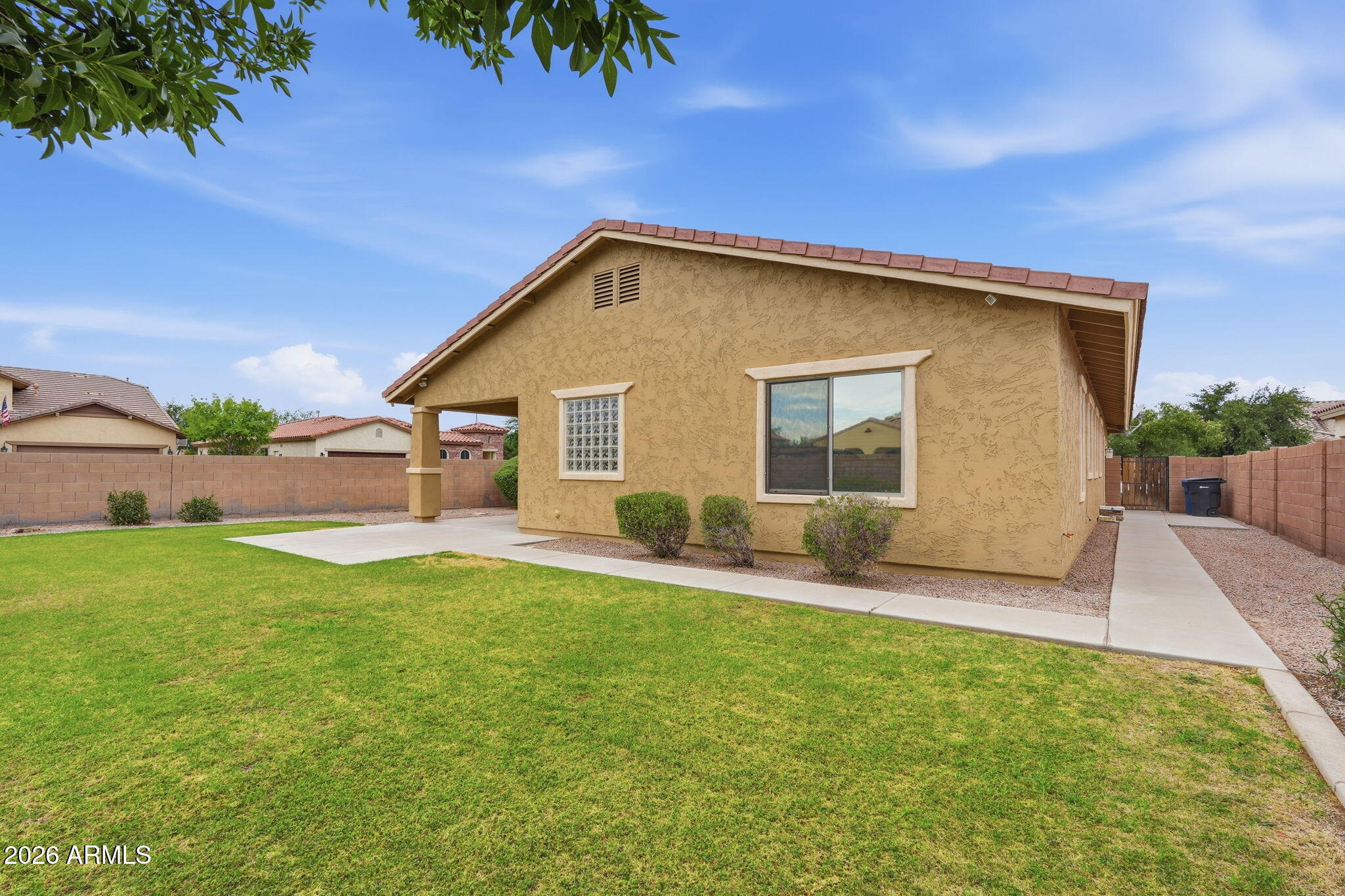 OLD STONE RANCH - Residential