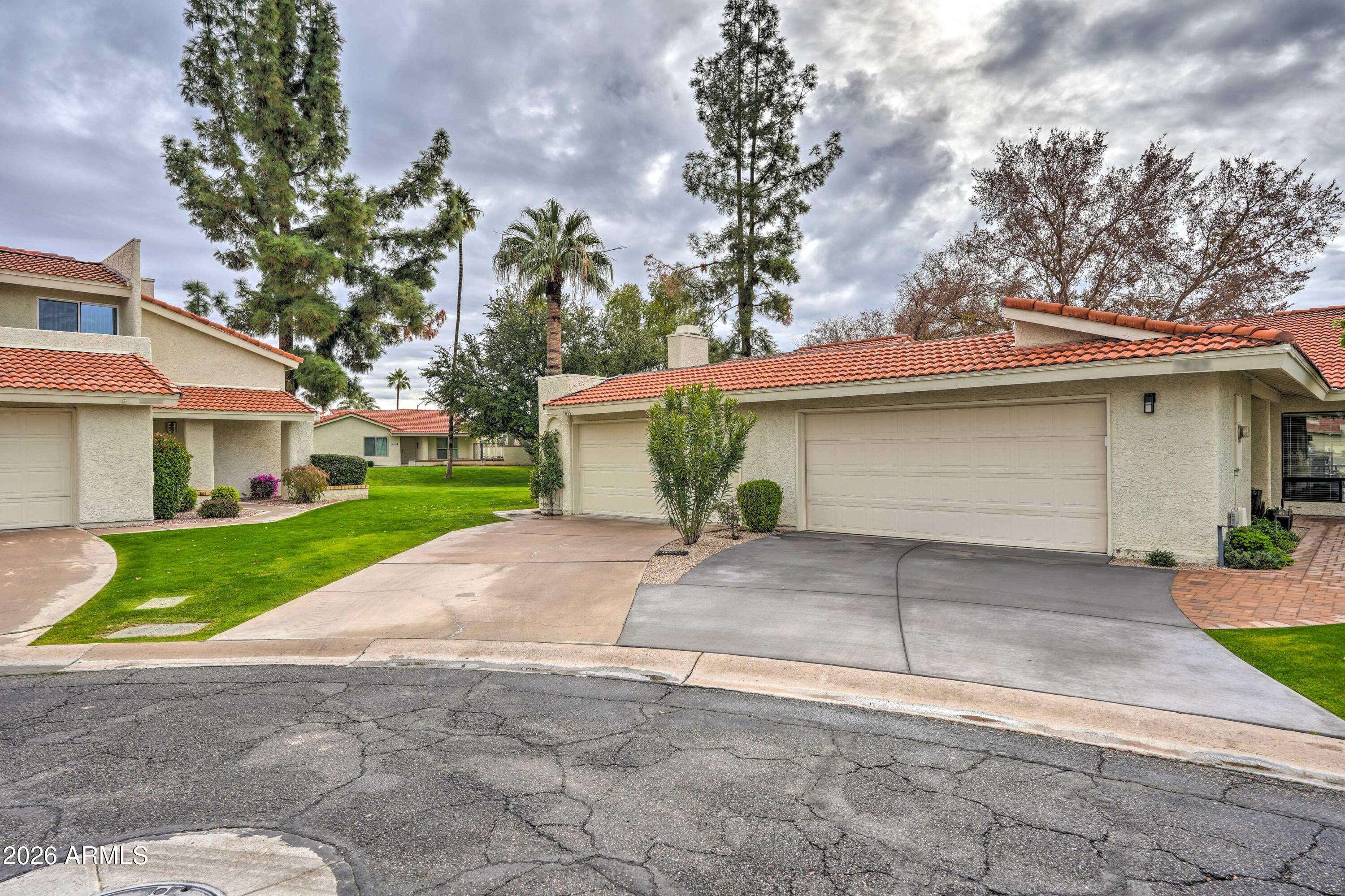 SPANISH OAKS - Residential
