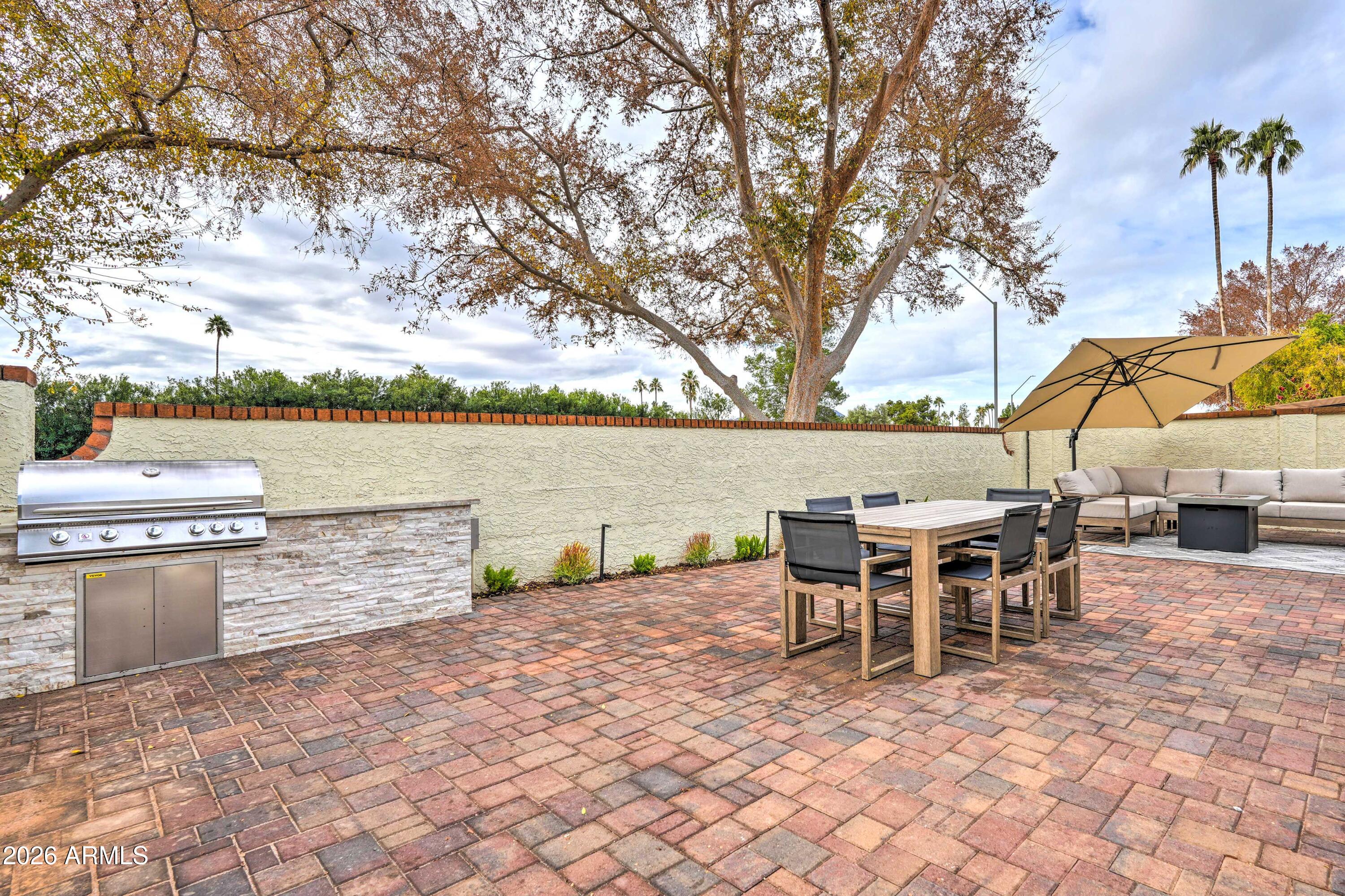 SPANISH OAKS - Residential