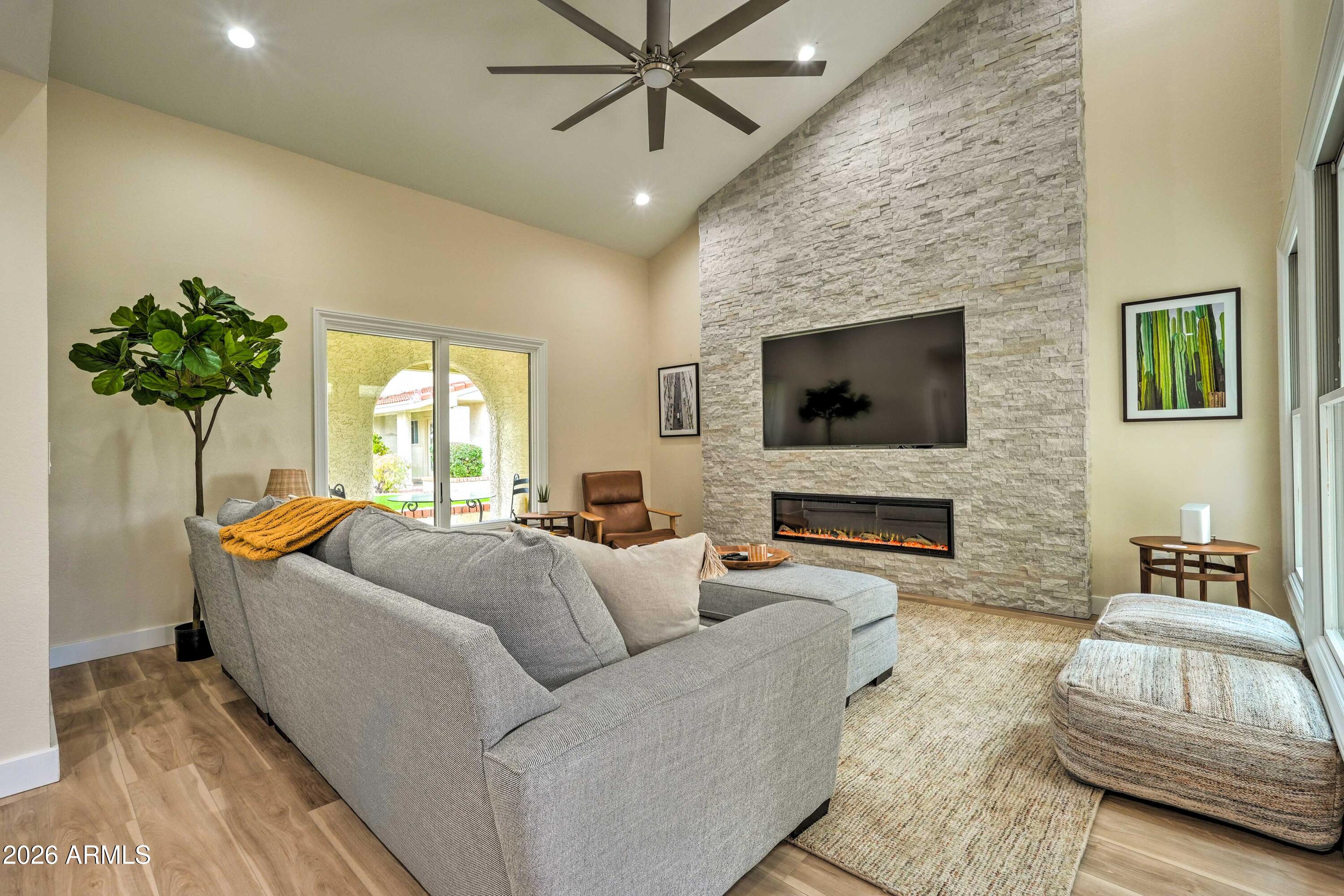 SPANISH OAKS - Residential