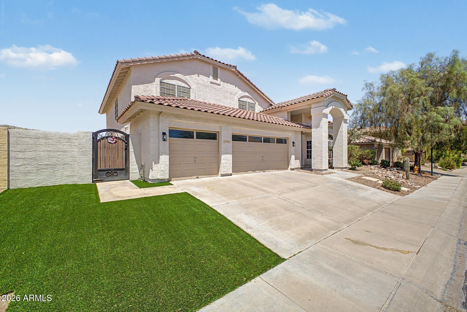 SHADOW ROCK AT THE FOOTHILLS - Residential