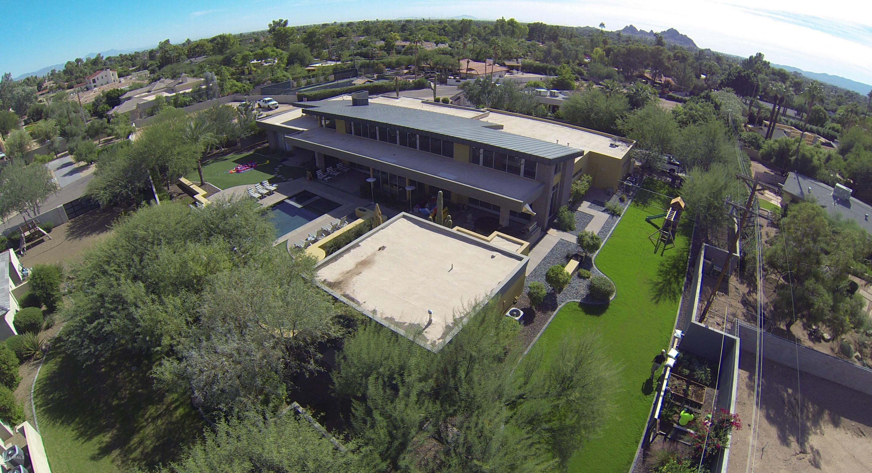 LOS VECINOS - Residential