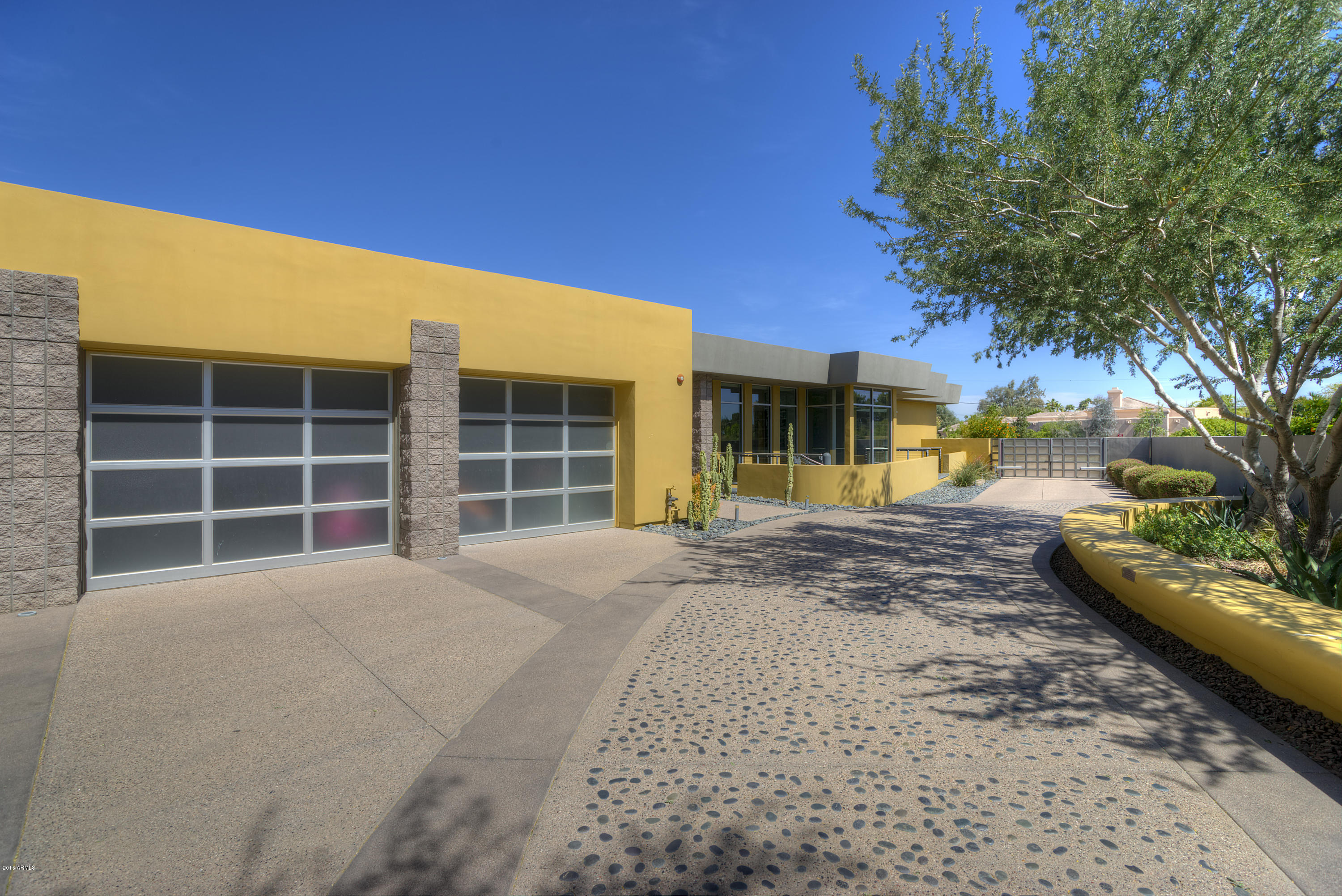 LOS VECINOS - Residential