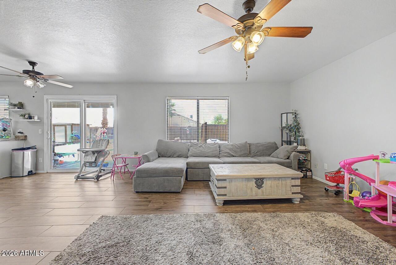 MOUNTAINGATE UNIT 1 - Residential