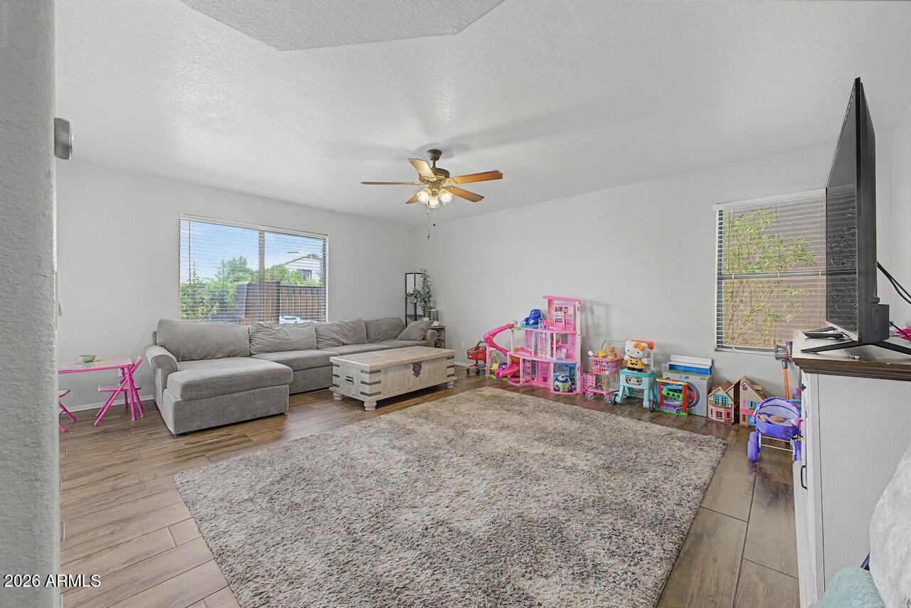 MOUNTAINGATE UNIT 1 - Residential