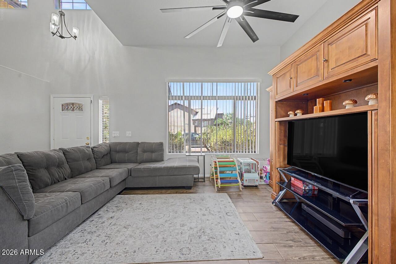 MOUNTAINGATE UNIT 1 - Residential