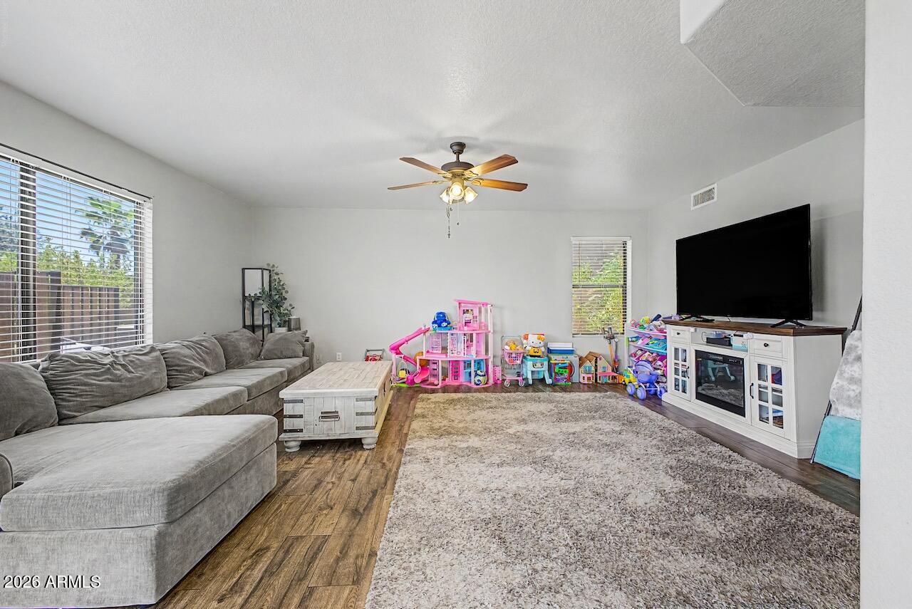 MOUNTAINGATE UNIT 1 - Residential