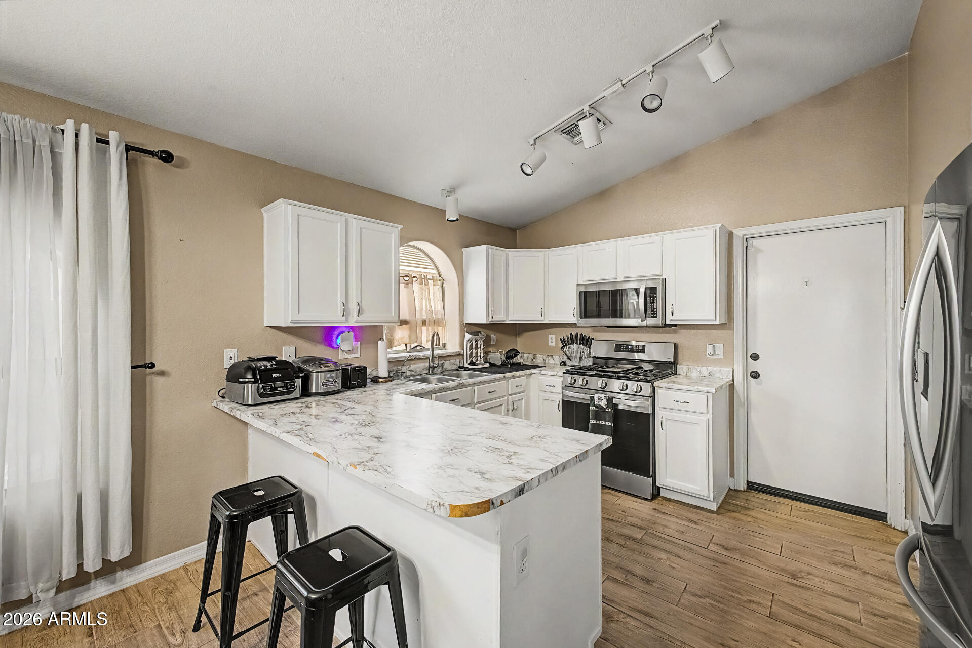 CANYON TRAILS - Residential
