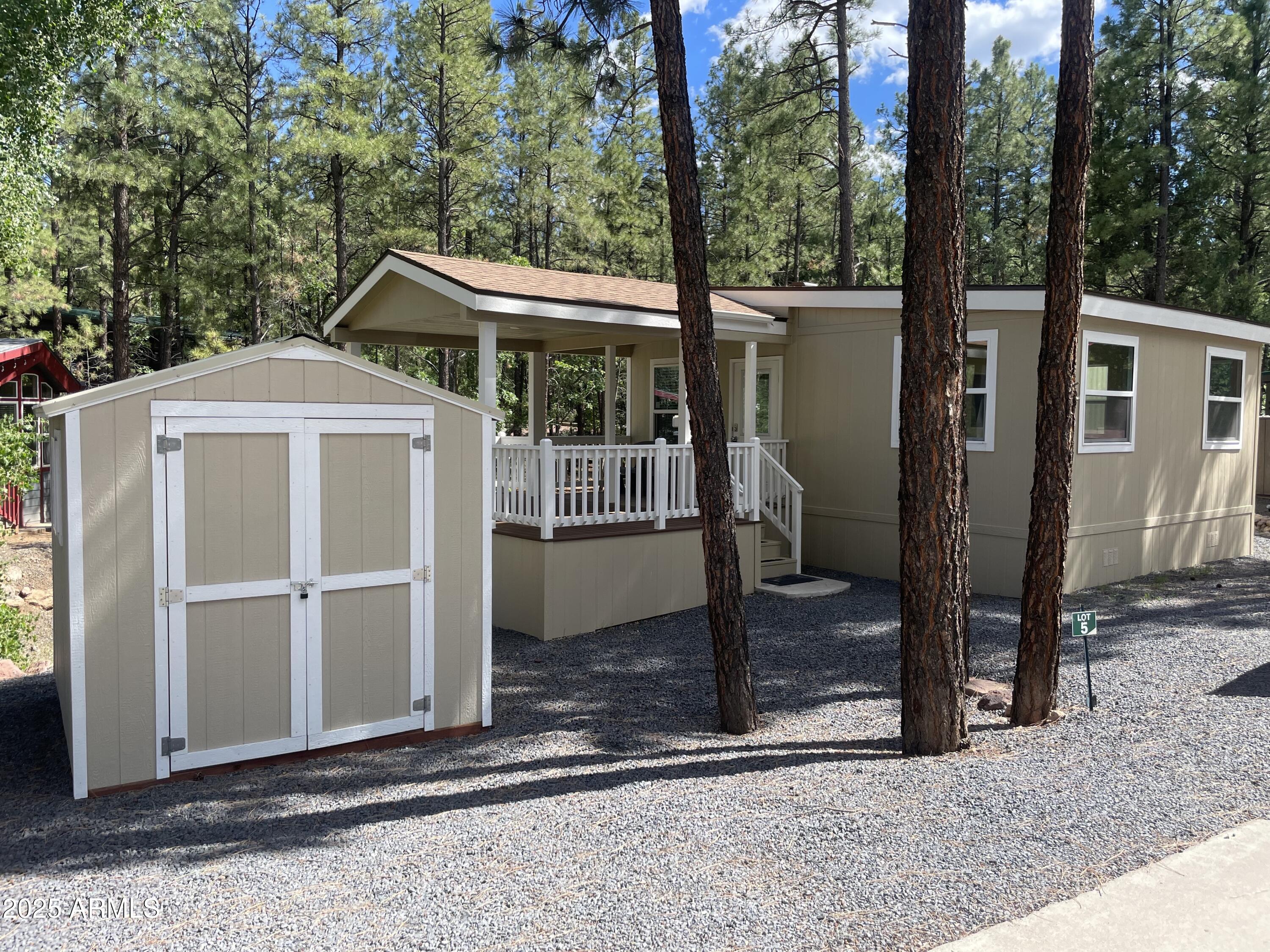 WHITE MOUNTAIN VACATION VILLAGE UNIT 4 - Residential