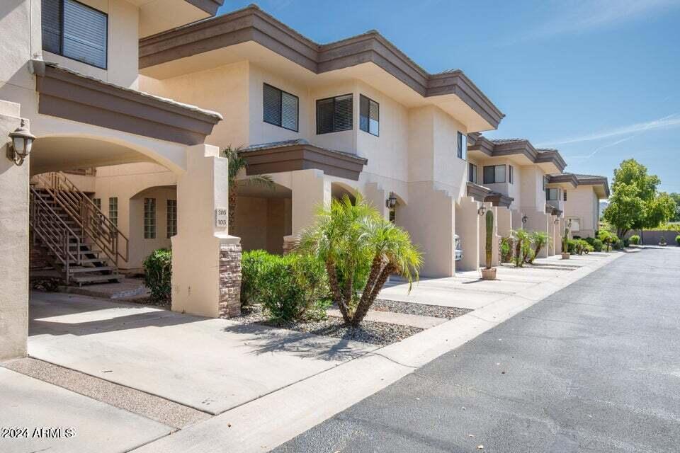 CAMELBACK FOUNTAINS CONDOMINIUMS - Residential Lease