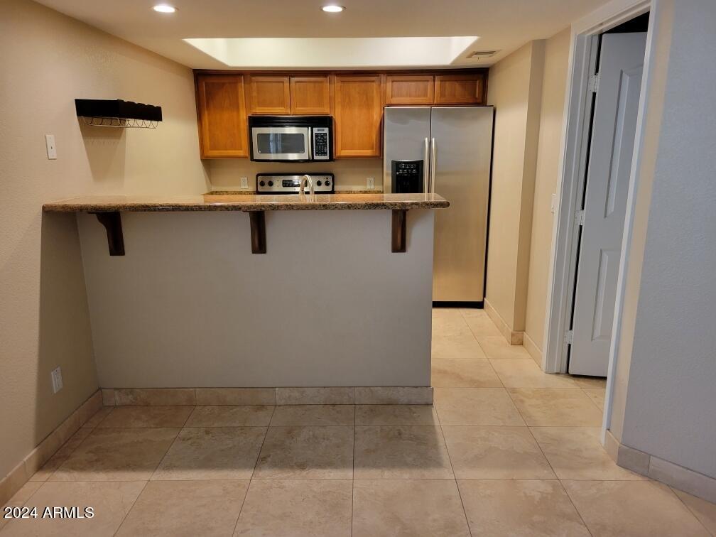 CAMELBACK FOUNTAINS CONDOMINIUMS - Residential Lease