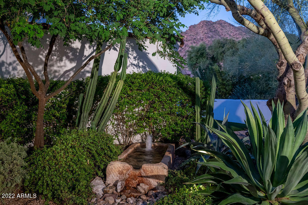 PARADISE VALLEY ESTATES - Residential